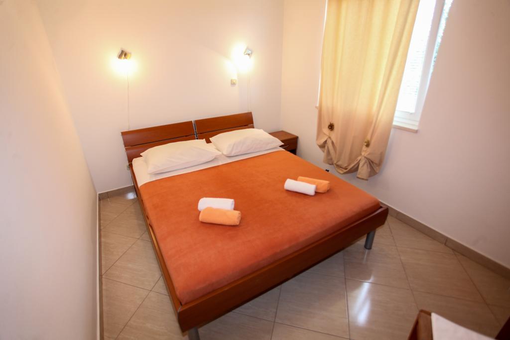 Apartments Santa Marija Dol  Room photo